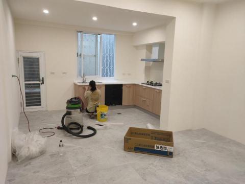 旭浪清潔有限公司 - 輕裝潢清潔中