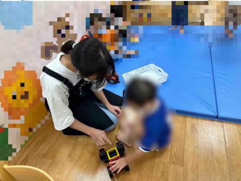 張瑋庭 - 托嬰中心1-2歲—陪玩