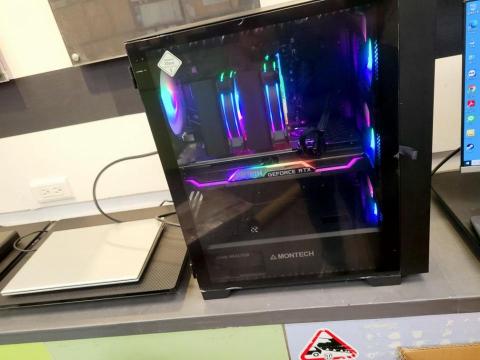 廖宏昌 - 高階電競遊戲主機組裝 廖宏昌 - 高階電競遊戲主機組裝