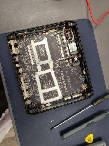 廖宏昌 - nuc 拆解升級 廖宏昌 - nuc 拆解升級