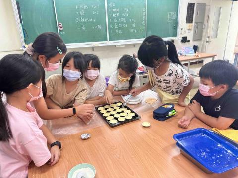 Sunny 陳老師 - 2023國小烘焙飲料夏令營