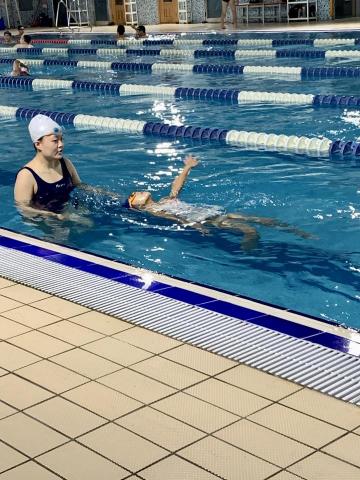 小涵 - 仰式教學