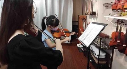 張茵茵 - 兒童小提琴教學