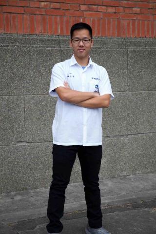 洪士洋 - 於高雄中學畢業