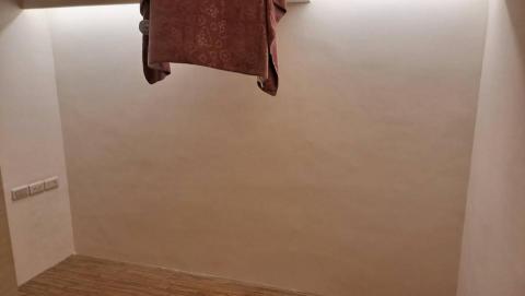 恆義油漆工作室 - 左邊牆面修整施工後