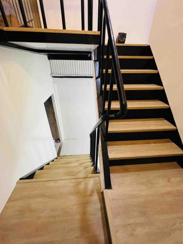 裕丞地板 - 一體成形樓梯踏板