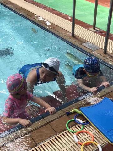 葉魚兒游泳教練 - 團體班精緻班個別班