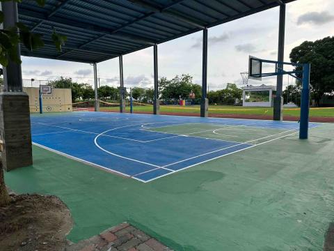 鑫輝工程行 - 壓克力球場地坪01 鑫輝工程行 - 壓克力球場地坪01