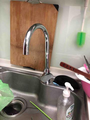 梁欣水電（阿梁） - 水龍頭按裝