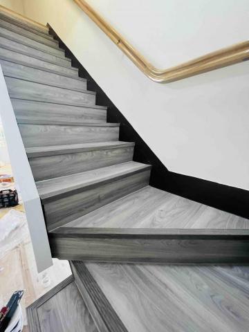 裕丞地板 - 周武街樓梯施工後