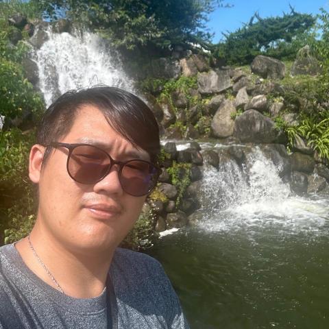 提供兼差服務的專家BO HO LIN