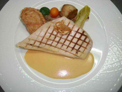 CHU Luke - 低溫雞胸佐金沙醬