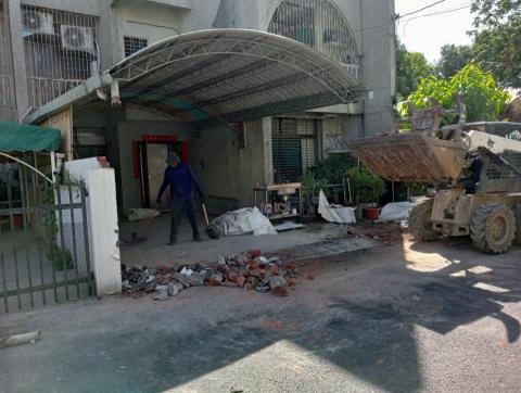 鴻升工程 - 鳥松大華路圍牆拆除工程 鴻升工程 - 鳥松大華路圍牆拆除工程