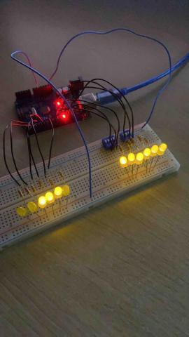 洪士洋 - 大學時嵌入式系統課程製作的「計算機」，若學生有興趣也可教授撰寫基本程式、串接基本電路等等內容（另外收費）。