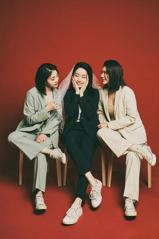 Dino’s Photography - TRIUMVIRATE OF LOVE:     NEVER ABSENT 閨蜜寫真