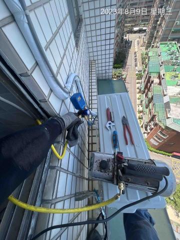 易奇空調工程有限公司 - 系統抽真空中