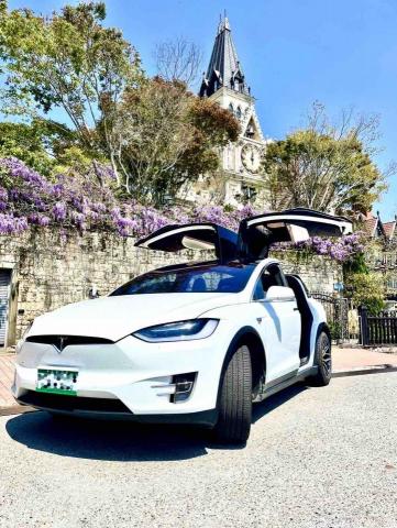接送夥伴-機場接送 - 特斯拉 model X
