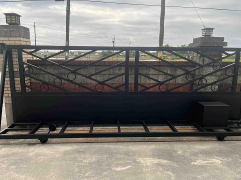 勇匠漆職人/油漆室內外塗裝 - 民宿 / 各式欄杆/各式鐵件噴漆 勇匠漆職人/油漆室內外塗裝 - 民宿 / 各式欄杆/各式鐵件噴漆