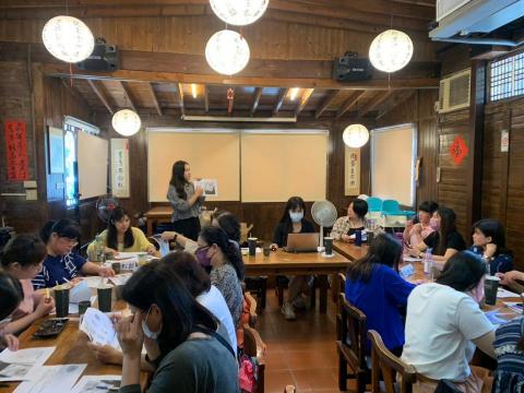 張尹瑄營養師 - 食品企業職員教育訓練