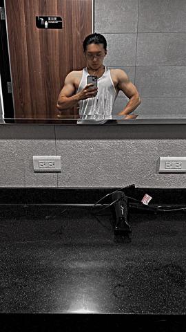 Evans Tsai - 自我訓練體態成果