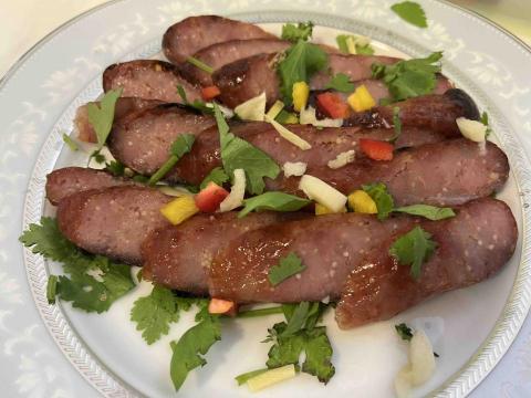 Jade’s kicthen（潔德作菜） - 飛魚卵香腸佐香菜