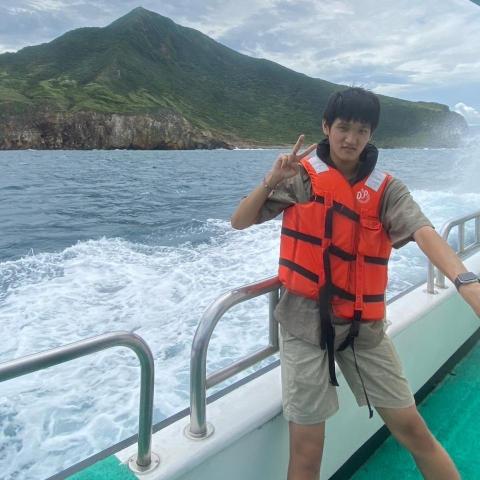 提供睫毛夾用法服務的專家曾立呈