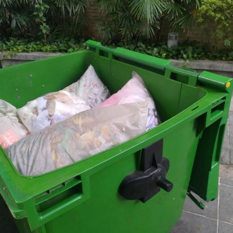 胡_AI DE - 子母車垃圾