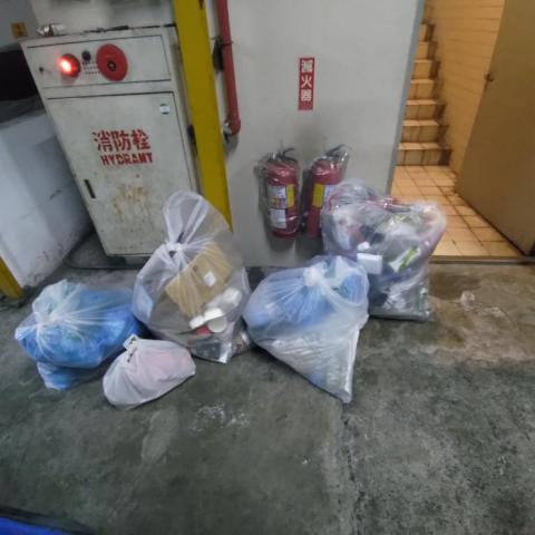 胡_AI DE - 社區大樓垃圾