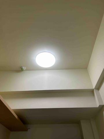 陳巧憲 - 吸頂燈