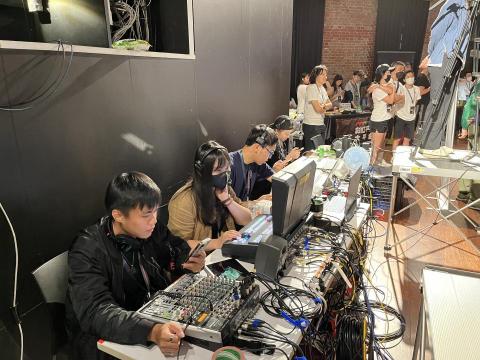 林鼎綸 - 多機轉播