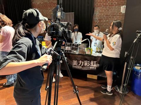 林鼎綸 - 多機轉播