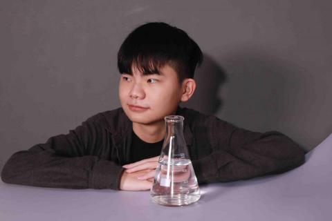 提供數學奧林匹亞考古題服務的專家Sesn