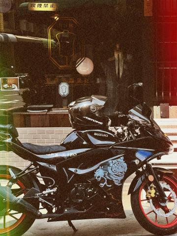 郭沛茹 - 重機彩貼設計