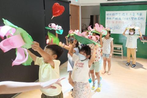 劉承欣 - 兒童美術營開班授課，創意教學活動