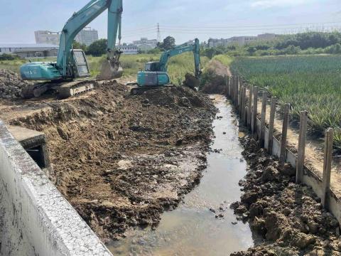 凌暘營造 - 舊有溝渠打除 