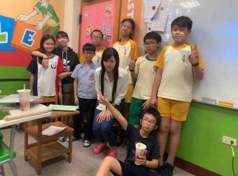 FiFi英文家教 - 與補習班學生