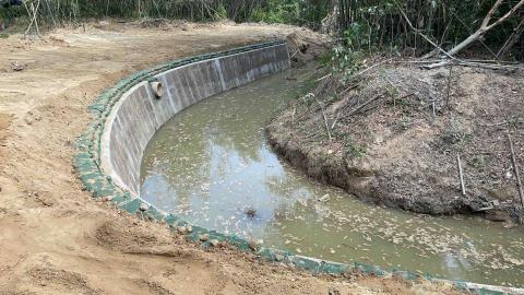 凌暘營造 - 曲度河道擋土牆施工