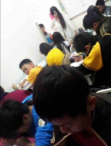 FiFi英文家教 -  教國中二年級學生時