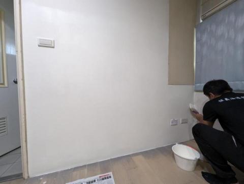 恆義油漆工作室 - 2023/08/23施工後（（廁所外壁防水、批土、上漆完成）