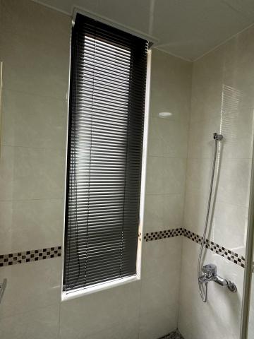 吳怜瑤 - 鋁百葉