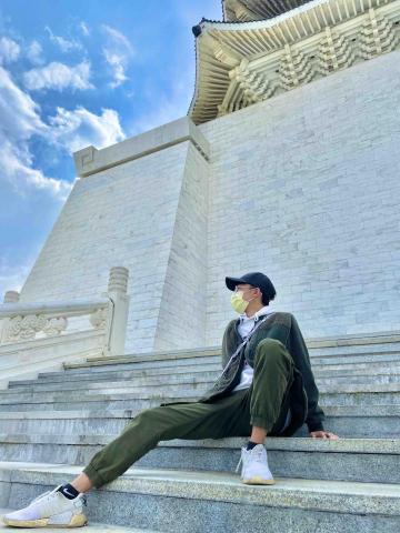 提供多益單字服務的專家謝承廷