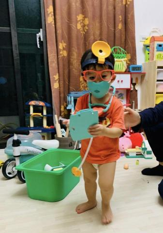 吳品潔 - 我是厲害的小醫生，好朋友們生病了，快來一起幫好朋友看病。