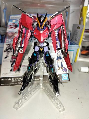 有點閒的阿飄 - 異端成分相當驚艷，但是其他成分格格不入的鋼彈。雖然這隻能變身，但是造型我實在是欣賞不來，超想把異端部分切出來另做造型。