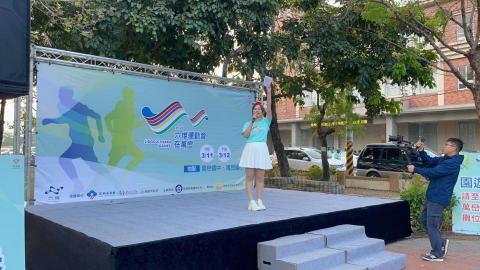 活動主持-君君 (客家語也OK唷^_<) - 