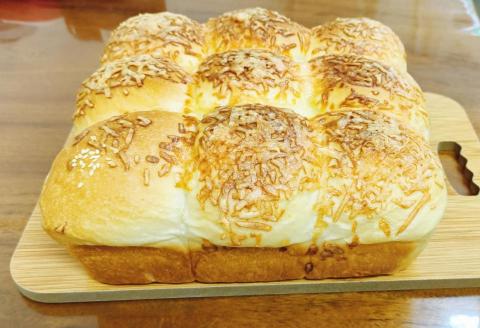 嘉佑烘焙坊 - 燻雞麵包