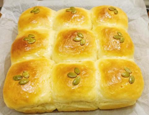 嘉佑烘焙坊 - 桔醬麵包
