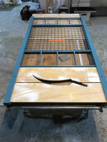 木鳥小築 - 於自家工廠加工廢棄床架改裝成大門