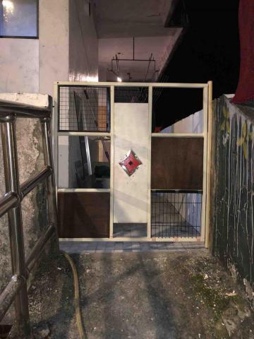 木鳥小築 - 使用舊鐵架改裝成泰雅圖騰風格門