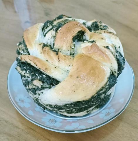 嘉佑烘焙坊 - 芝麻花式麵包