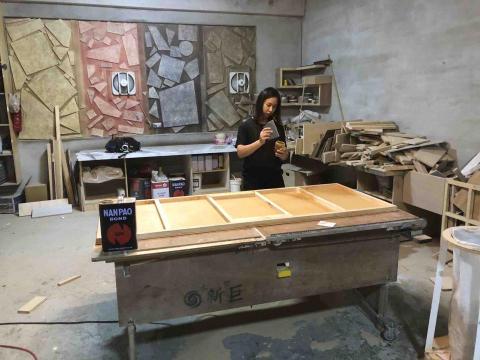 木鳥小築 - 職人於自家工廠加工